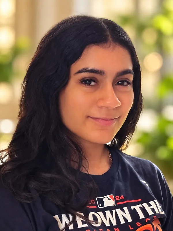 Laura Flores